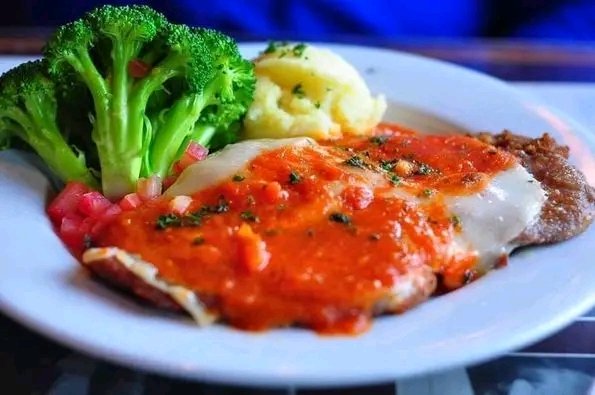 Milanesa de pollo a la Napolitana 1712153499293