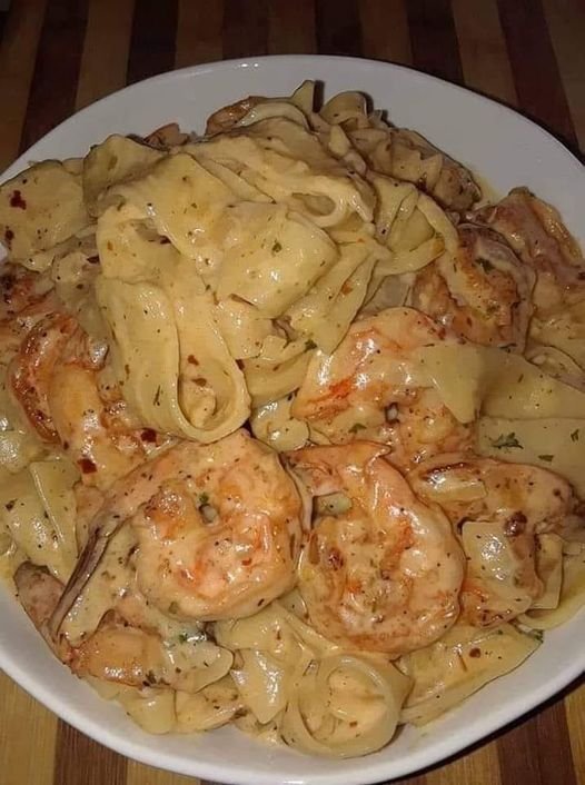 Creamy Shrimp Fettuccine Pasta With Homemade Alfredo Sauce 418892004_1023699662042581_3842209760094667077_n